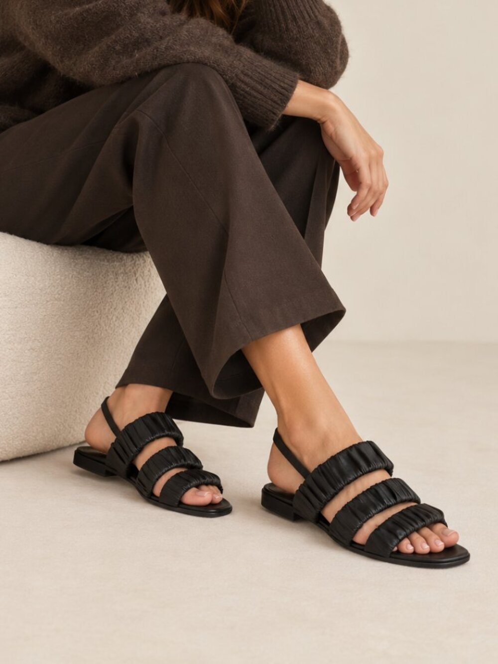Maguire Shoes Cadiz Black Leather Strapy Sandals Sz 6